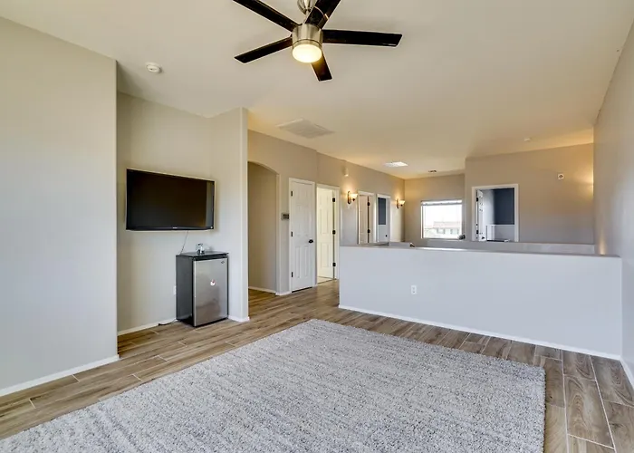 Holiday home 8 Mi To Saguaro National Park: Family W/ Yard Tucson
