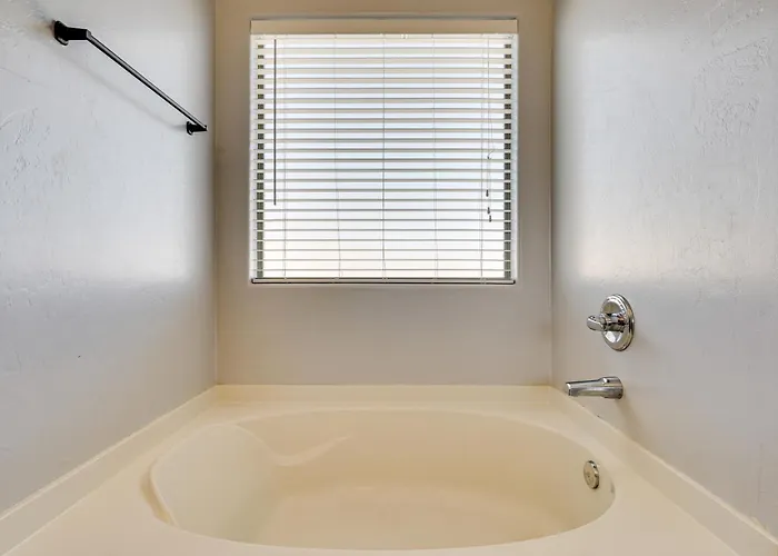 8 Mi To Saguaro National Park: Family W/ Yard Holiday home *