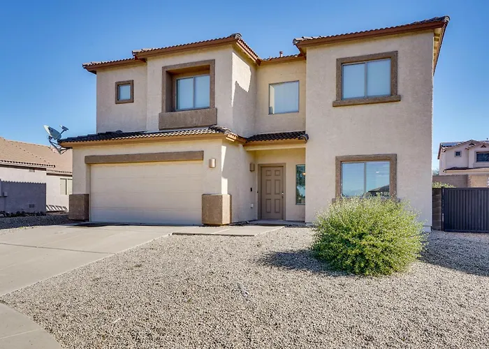 8 Mi To Saguaro National Park: Family W/ Yard Tucson